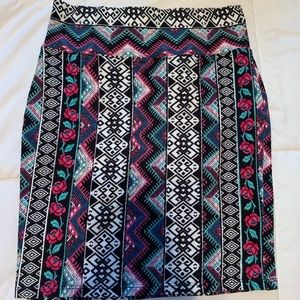 Geometric pattern mini skirt